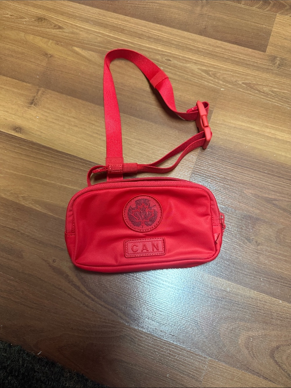 Team Canada Future Legacy Mini Belt Bag O/S SPYR Spicy Red